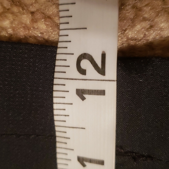 Nivo Women's Black Golf Shorts - Picture 14 of 14